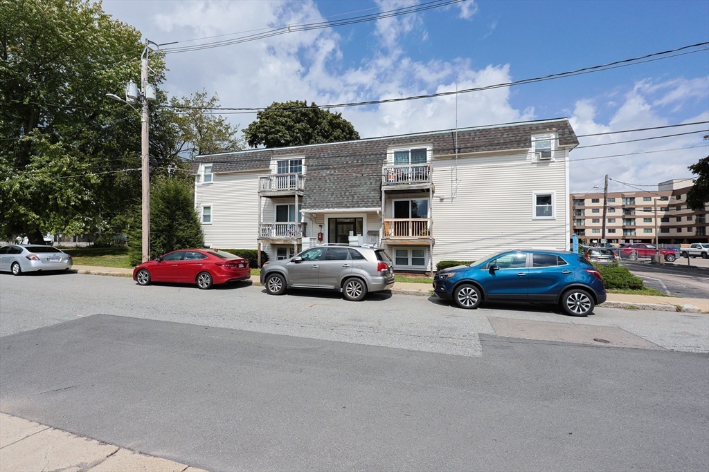 19 Church St, North Attleboro, Massachusetts, 1 Bedroom Bedrooms, 3 Rooms Rooms,1 BathroomBathrooms,Residential,For Sale,Church St,73427666