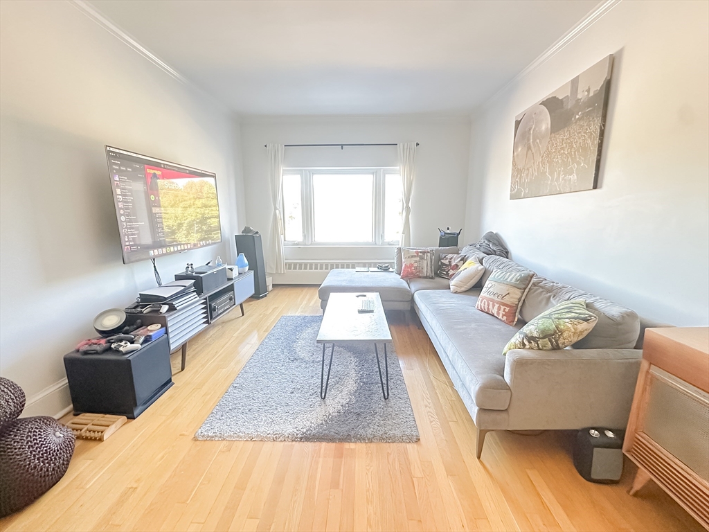 520 Beacon St, Boston, Massachusetts, 2 Bedrooms Bedrooms, 4 Rooms Rooms,1.5 BathroomsBathrooms,Residential Lease,For Rent,Beacon St,73426592