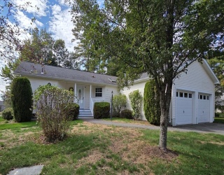 1103 Green St, Middleboro, Massachusetts, 3 Bedrooms Bedrooms, 7 Rooms Rooms,2 BathroomsBathrooms,Residential,For Sale,Green St,73441386