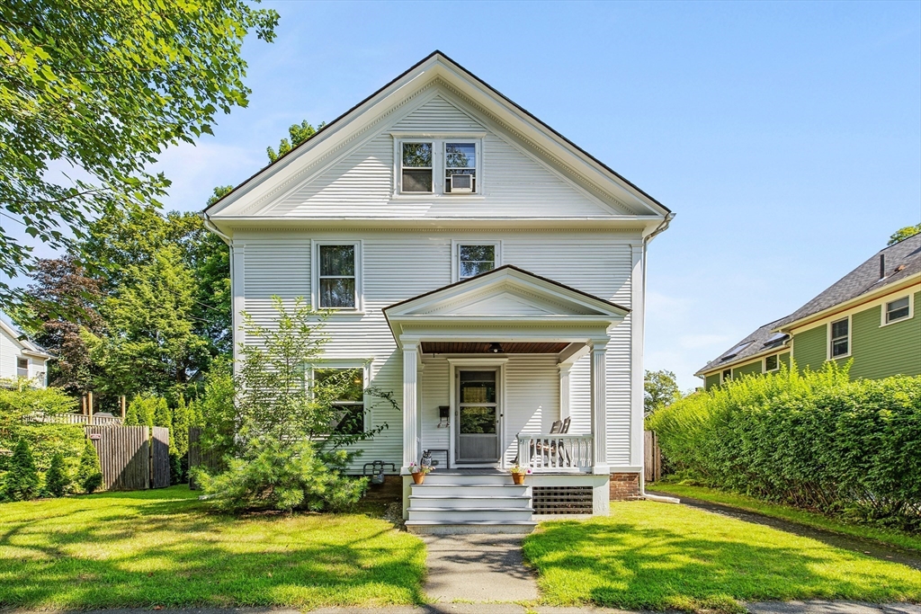 21 Fifth Avenue, Northampton, Massachusetts, 4 Bedrooms Bedrooms, 8 Rooms Rooms,2 BathroomsBathrooms,Residential,For Sale,Fifth Avenue,73410837