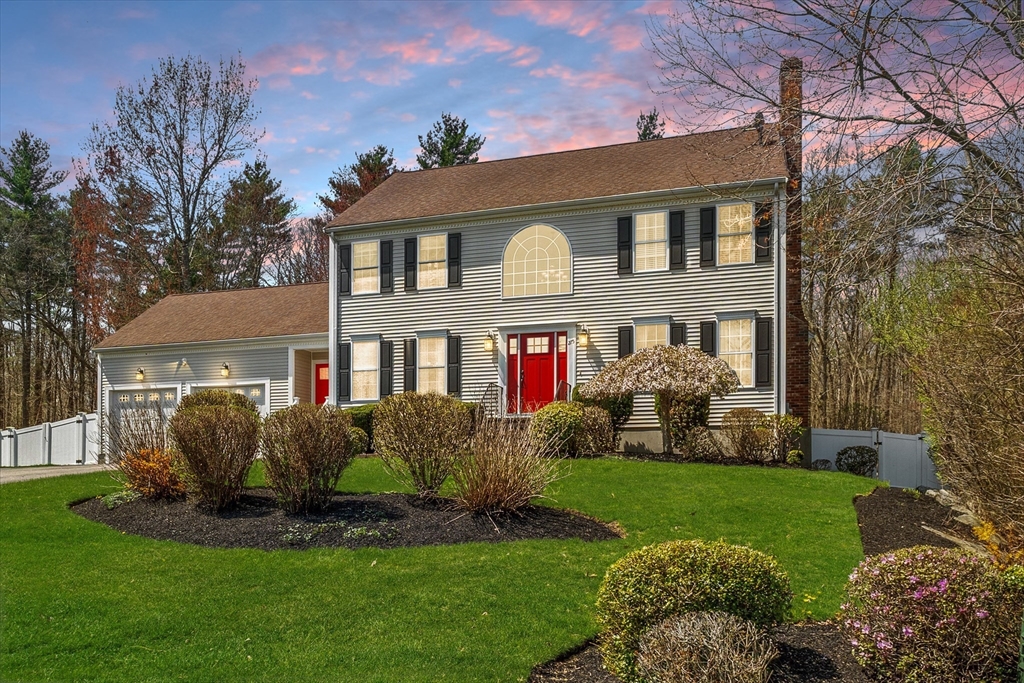 275 Whippoorwill St, Raynham, Massachusetts, 4 Bedrooms Bedrooms, 8 Rooms Rooms,2.5 BathroomsBathrooms,Residential,For Sale,Whippoorwill St,73375611