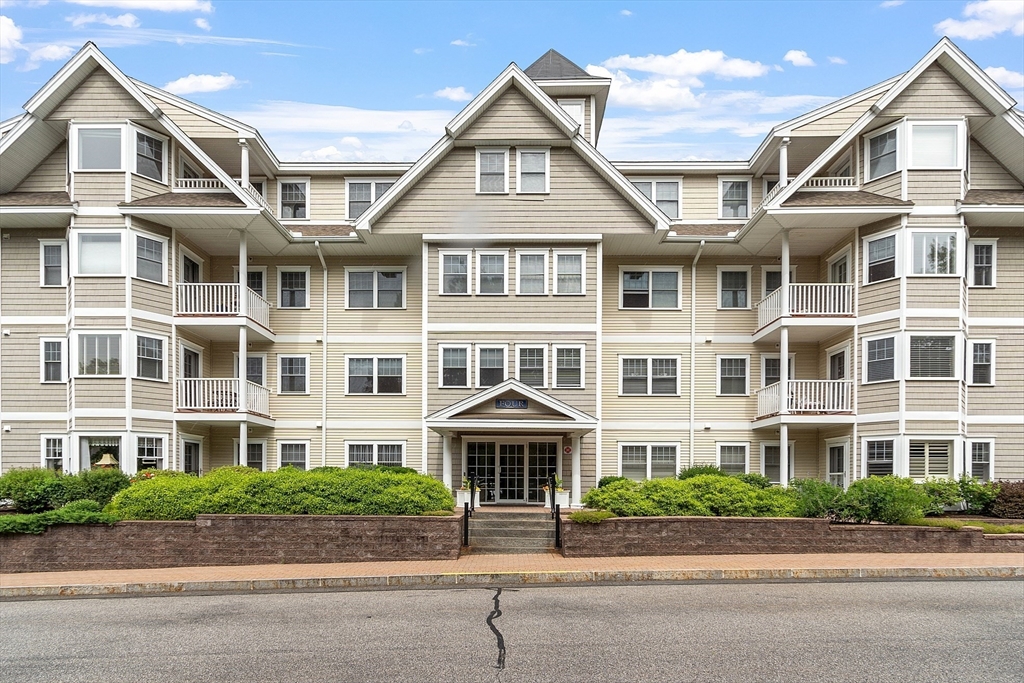 4 Sterling Hill Lane, Exeter, New Hampshire, 2 Bedrooms Bedrooms, 6 Rooms Rooms,2 BathroomsBathrooms,Residential,For Sale,Sterling Hill Lane,73393468