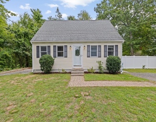 1 Michael Dr, Wareham, Massachusetts, 3 Bedrooms Bedrooms, 6 Rooms Rooms,2 BathroomsBathrooms,Residential,For Sale,Michael Dr,73430255