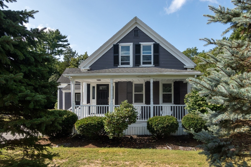 455 Plymouth St, East Bridgewater, Massachusetts, 4 Bedrooms Bedrooms, 12 Rooms Rooms,2 BathroomsBathrooms,Residential,For Sale,Plymouth St,73428653