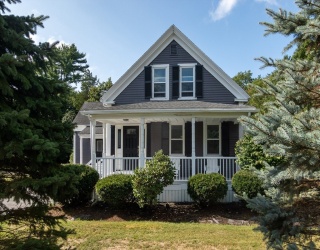 455 Plymouth St, East Bridgewater, Massachusetts, 4 Bedrooms Bedrooms, 12 Rooms Rooms,2 BathroomsBathrooms,Residential,For Sale,Plymouth St,73428653