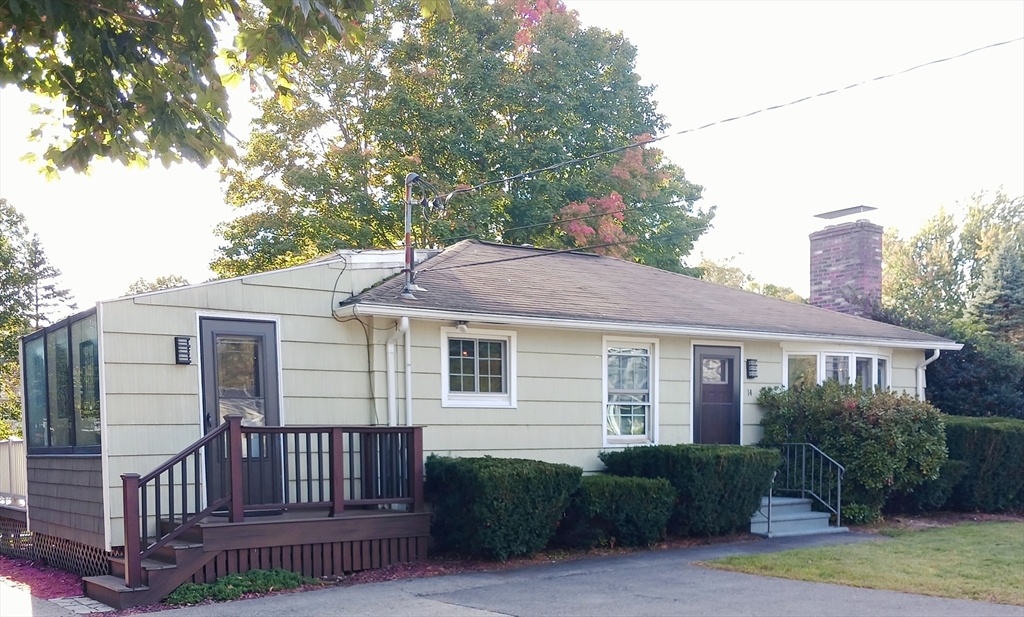 14 Maple St, West Boylston, Massachusetts, 2 Bedrooms Bedrooms, 6 Rooms Rooms,1 BathroomBathrooms,Residential,For Sale,Maple St,73433798
