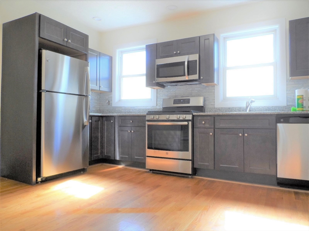 313 Cardinal Medeiros Ave, Cambridge, Massachusetts, 3 Bedrooms Bedrooms, 5 Rooms Rooms,1 BathroomBathrooms,Residential Lease,For Rent,Cardinal Medeiros Ave,73448565