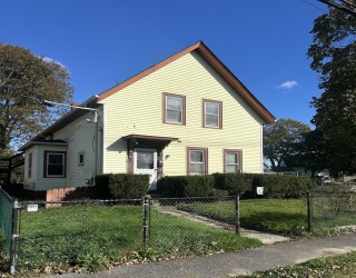 19 Forest, Middleboro, Massachusetts, 1 Bedroom Bedrooms, 4 Rooms Rooms,1 BathroomBathrooms,Residential Lease,For Rent,Forest,73448649