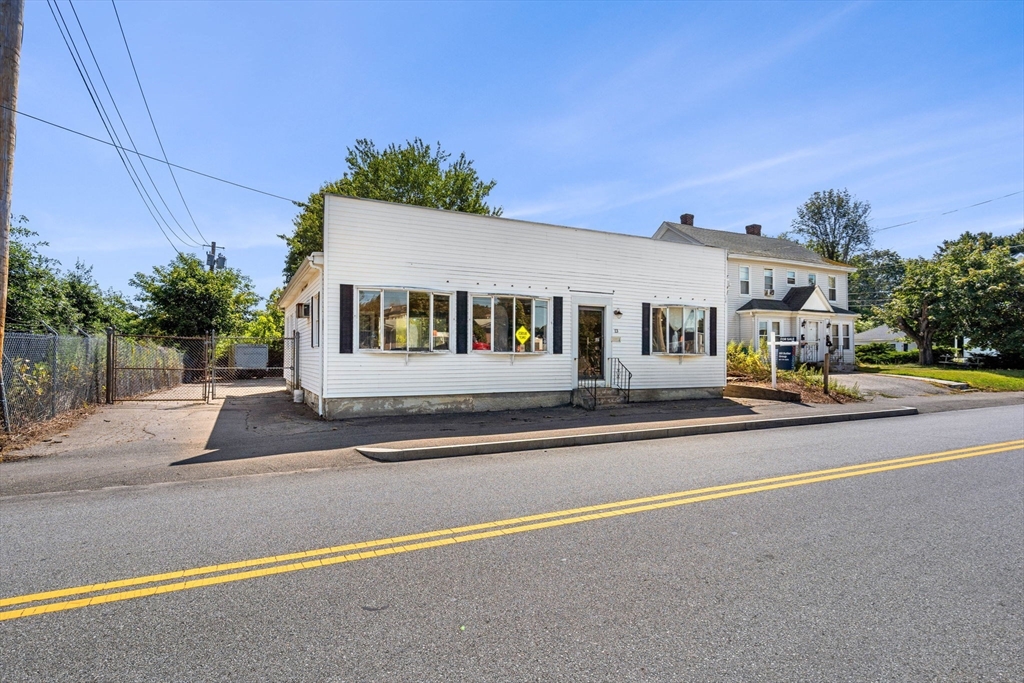 13 East St, North Attleboro, Massachusetts, ,Commercial Sale,For Sale,East St,73448739