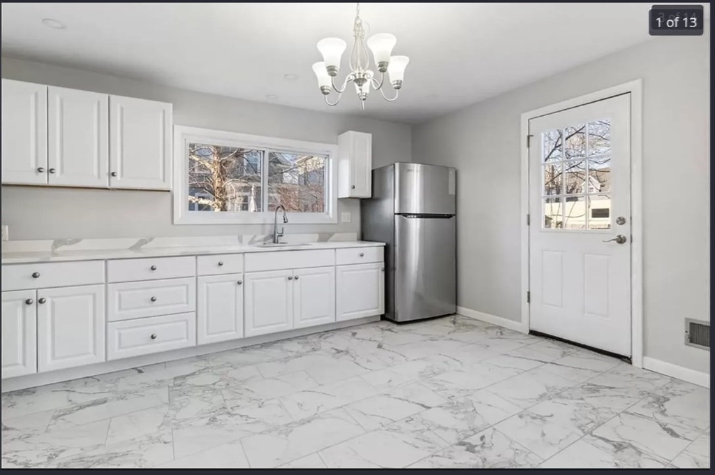 76 Spencer St, Lynn, Massachusetts, 2 Bedrooms Bedrooms, 5 Rooms Rooms,1 BathroomBathrooms,Residential Lease,For Rent,Spencer St,73448950