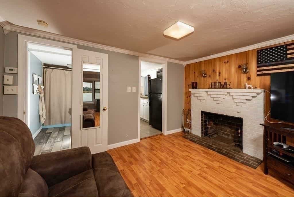 9 Sheila Rd, Pembroke, Massachusetts, 2 Bedrooms Bedrooms, 4 Rooms Rooms,1 BathroomBathrooms,Residential Lease,For Rent,Sheila Rd,73442718