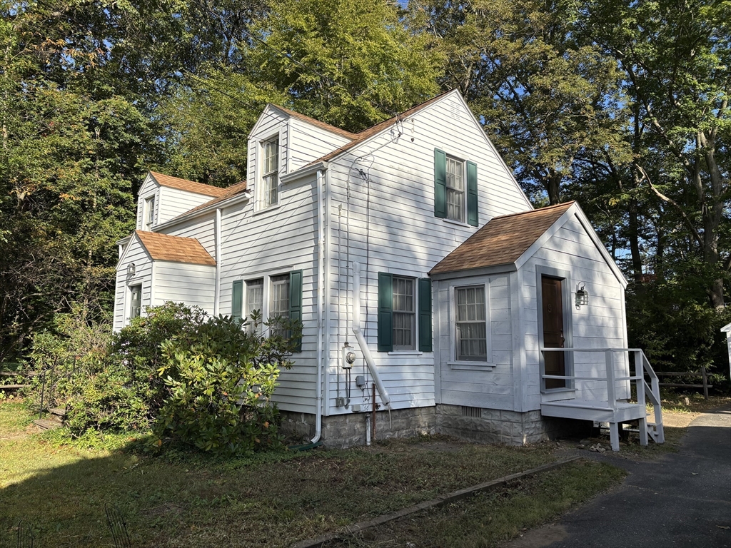95 Mount Pleasant Ave, West Springfield, Massachusetts, 2 Bedrooms Bedrooms, 6 Rooms Rooms,1.5 BathroomsBathrooms,Residential,For Sale,Mount Pleasant Ave,73436603