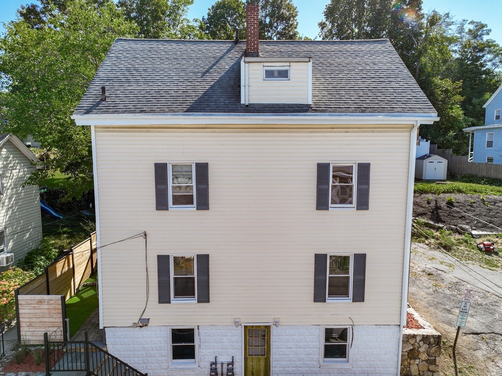 13 Center St, Woburn, Massachusetts, 4 Bedrooms Bedrooms, 8 Rooms Rooms,2 BathroomsBathrooms,Residential Income,For Sale,Center St,73424166