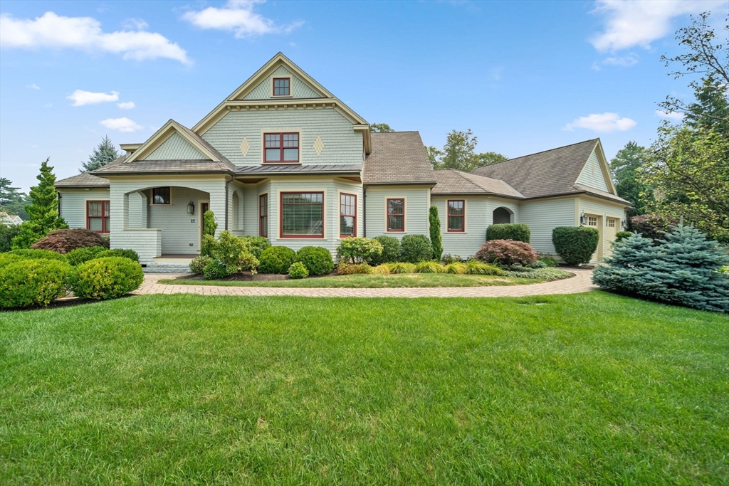 22 Whitehall Cir, Beverly, Massachusetts, 5 Bedrooms Bedrooms, 11 Rooms Rooms,6.5 BathroomsBathrooms,Residential,For Sale,Whitehall Cir,73416116