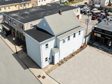 241-243 N Main Street, Mansfield, Massachusetts, 7 Bedrooms Bedrooms, 11 Rooms Rooms,2 BathroomsBathrooms,Residential Income,For Sale,N Main Street,73417981