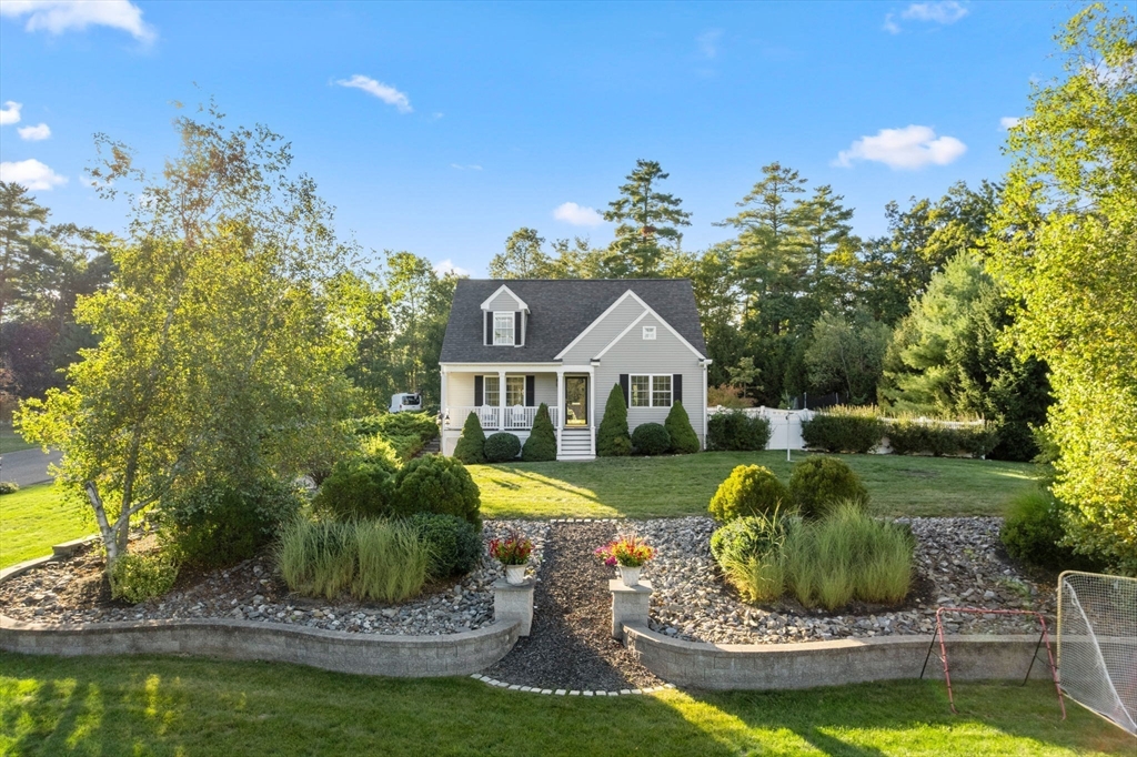 2 Sprucedale Dr, Sturbridge, Massachusetts, 3 Bedrooms Bedrooms, 7 Rooms Rooms,1.5 BathroomsBathrooms,Residential,For Sale,Sprucedale Dr,73433058