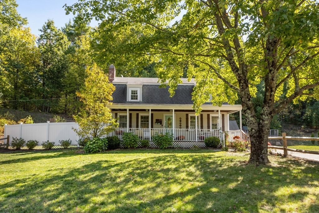 104 Ash Street, Townsend, Massachusetts, 3 Bedrooms Bedrooms, 6 Rooms Rooms,2 BathroomsBathrooms,Residential,For Sale,Ash Street,73434063