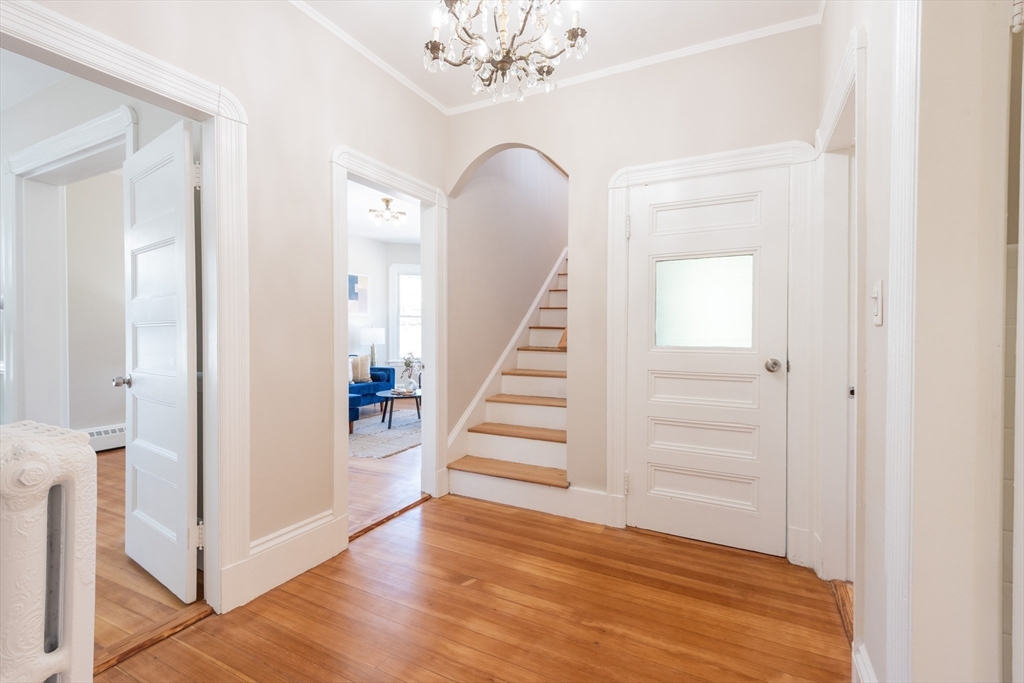 1690 Centre Street, Boston, Massachusetts, 4 Bedrooms Bedrooms, 8 Rooms Rooms,2 BathroomsBathrooms,Residential,For Sale,Centre Street,73381696