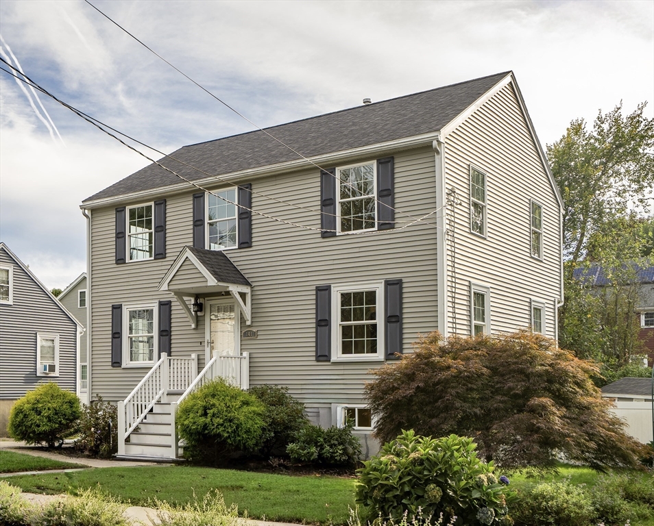 141 Renfrew St, Arlington, Massachusetts, 3 Bedrooms Bedrooms, 8 Rooms Rooms,3.5 BathroomsBathrooms,Residential,For Sale,Renfrew St,73432671