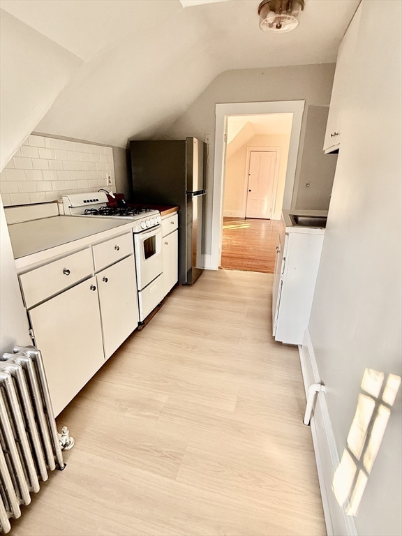 18 Quint Ave, Boston, Massachusetts, 1 Bedroom Bedrooms, 4 Rooms Rooms,1 BathroomBathrooms,Residential Lease,For Rent,Quint Ave,73449308