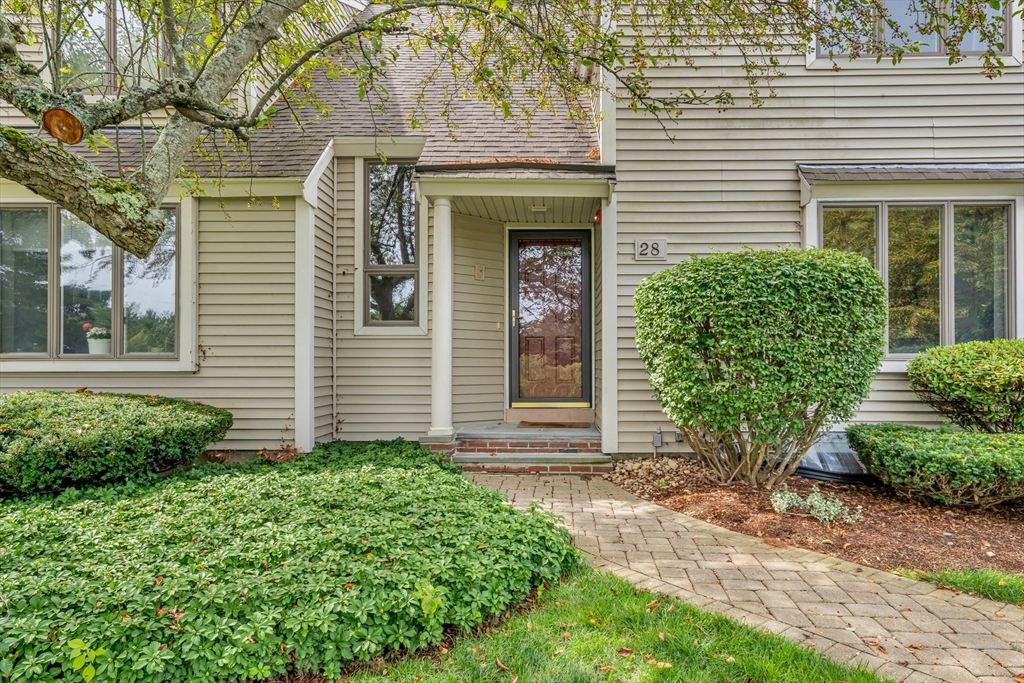 28 Mid Iron Dr, North Reading, Massachusetts, 2 Bedrooms Bedrooms, 6 Rooms Rooms,2.5 BathroomsBathrooms,Residential,For Sale,Mid Iron Dr,73429478