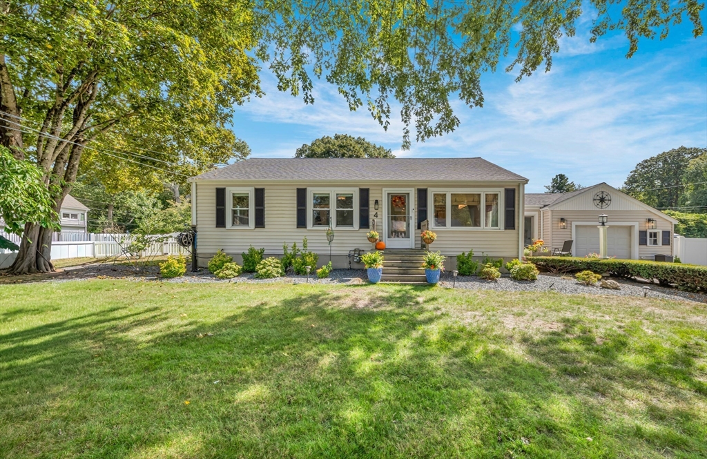 4 Stephen St, Norton, Massachusetts, 3 Bedrooms Bedrooms, 6 Rooms Rooms,1.5 BathroomsBathrooms,Residential,For Sale,Stephen St,73432921