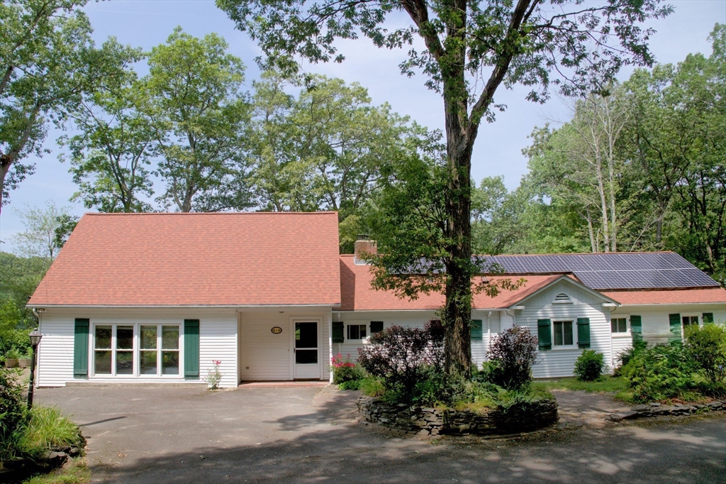 6 Turner Ln, Lancaster, Massachusetts, 4 Bedrooms Bedrooms, 5 Rooms Rooms,2 BathroomsBathrooms,Residential,For Sale,Turner Ln,73401517