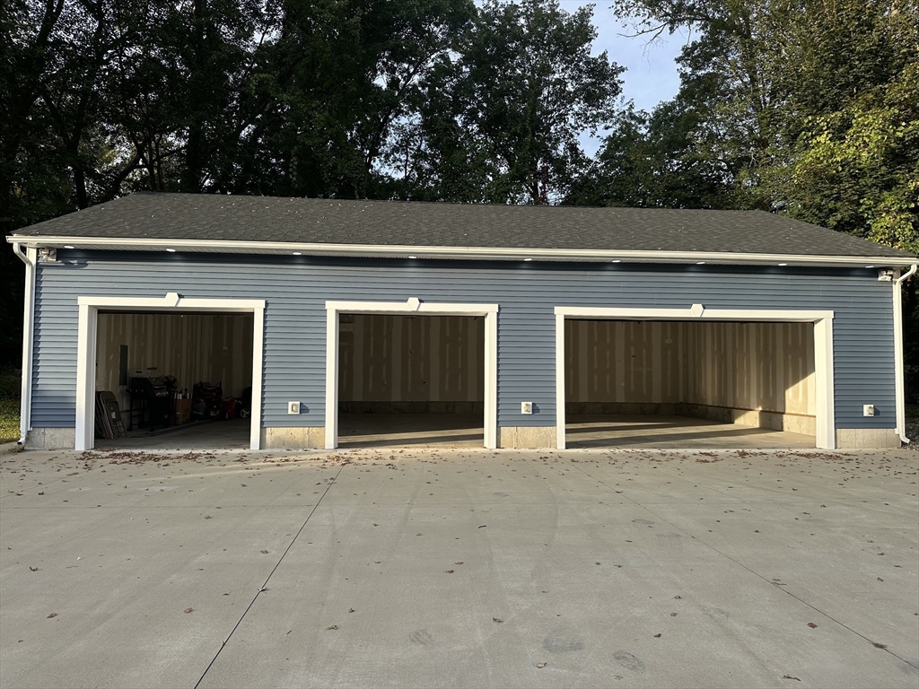 19 Meadowbrook, Agawam, Massachusetts, ,Commercial Lease,For Rent,Meadowbrook,73449529