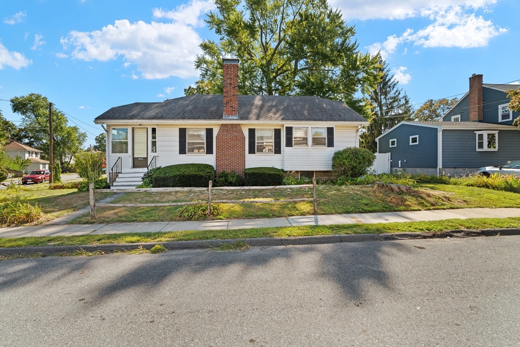 36 Boynton St, Waltham, Massachusetts, 2 Bedrooms Bedrooms, 5 Rooms Rooms,1 BathroomBathrooms,Residential,For Sale,Boynton St,73426197