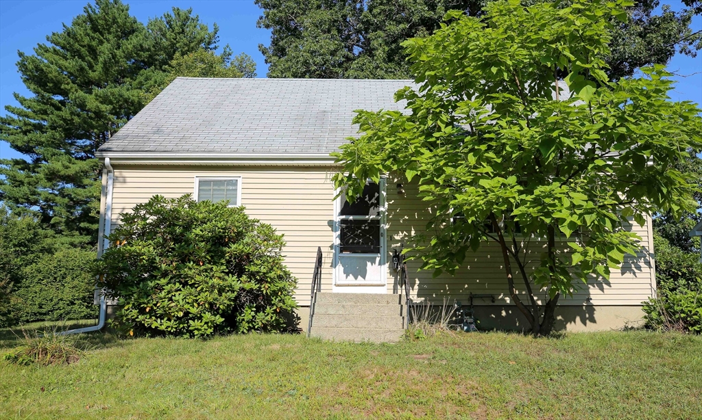 4 Stratton Dr, Hudson, Massachusetts, 2 Bedrooms Bedrooms, 6 Rooms Rooms,1 BathroomBathrooms,Residential,For Sale,Stratton Dr,73429561