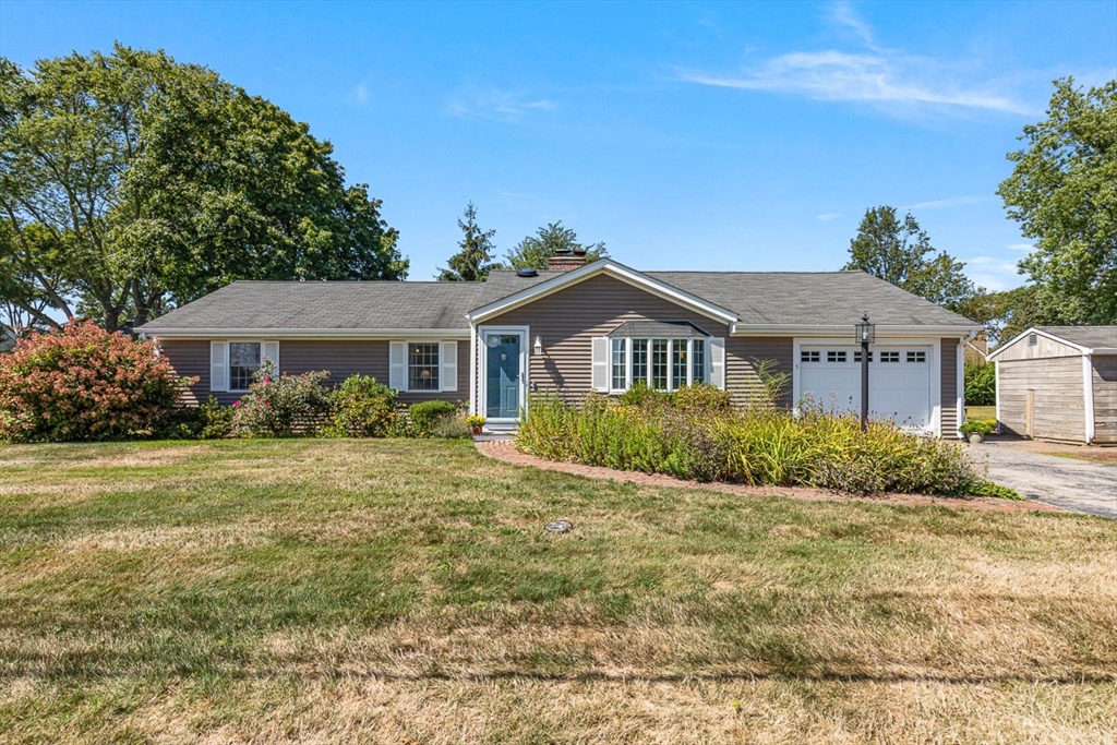 5 George St, Seekonk, Massachusetts, 3 Bedrooms Bedrooms, 6 Rooms Rooms,2 BathroomsBathrooms,Residential,For Sale,George St,73426858