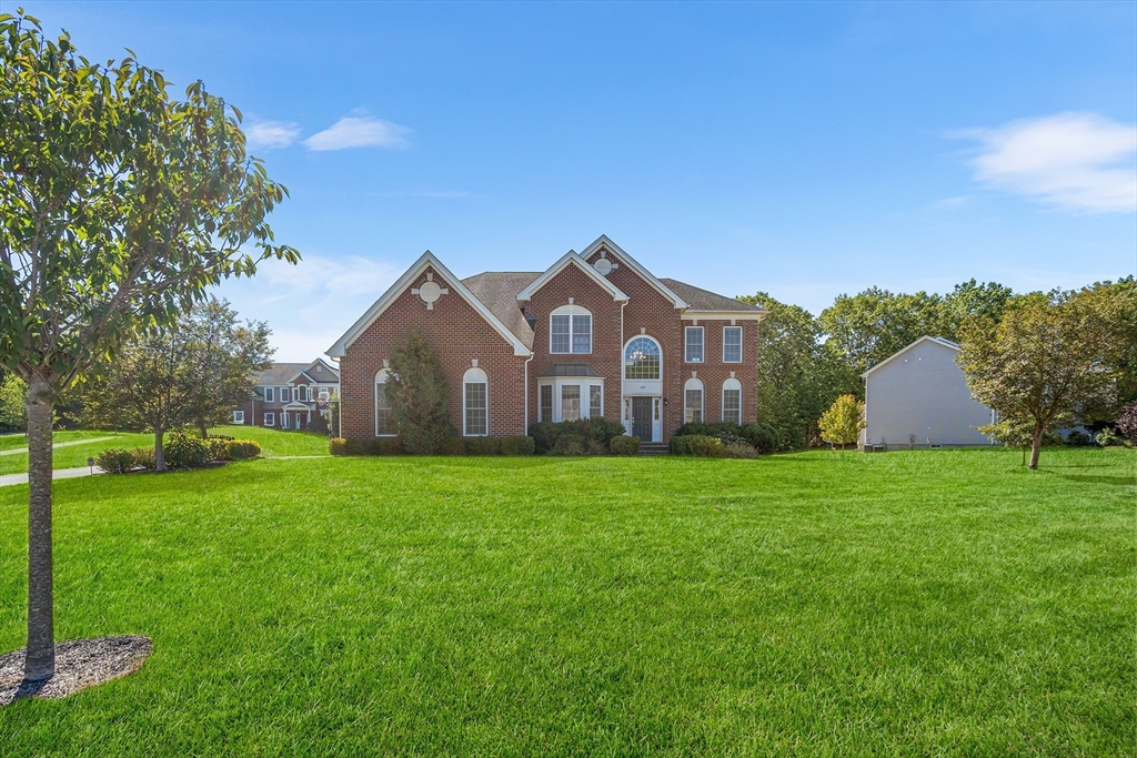 199 Mohawk Path, Holliston, Massachusetts, 4 Bedrooms Bedrooms, 10 Rooms Rooms,2.5 BathroomsBathrooms,Residential,For Sale,Mohawk Path,73425806