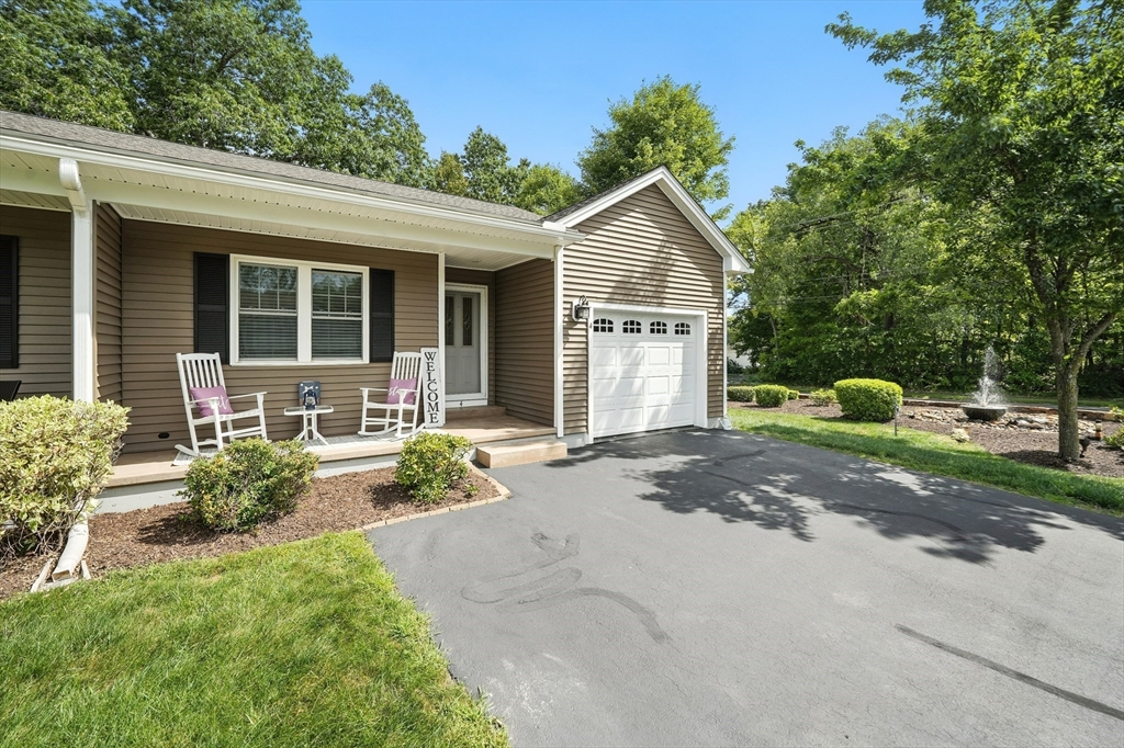 4 Silver Crest Ln, Greenfield, Massachusetts, 2 Bedrooms Bedrooms, 4 Rooms Rooms,2 BathroomsBathrooms,Residential,For Sale,Silver Crest Ln,73422752