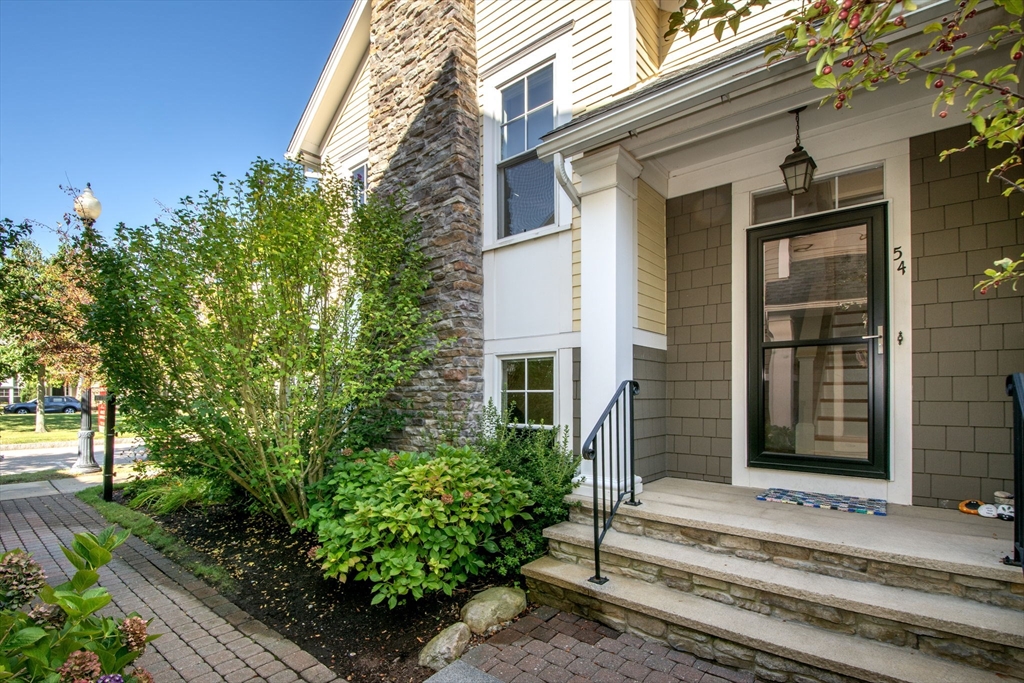 54 Parkview St, Weymouth, Massachusetts, 2 Bedrooms Bedrooms, 6 Rooms Rooms,2.5 BathroomsBathrooms,Residential,For Sale,Parkview St,73426996