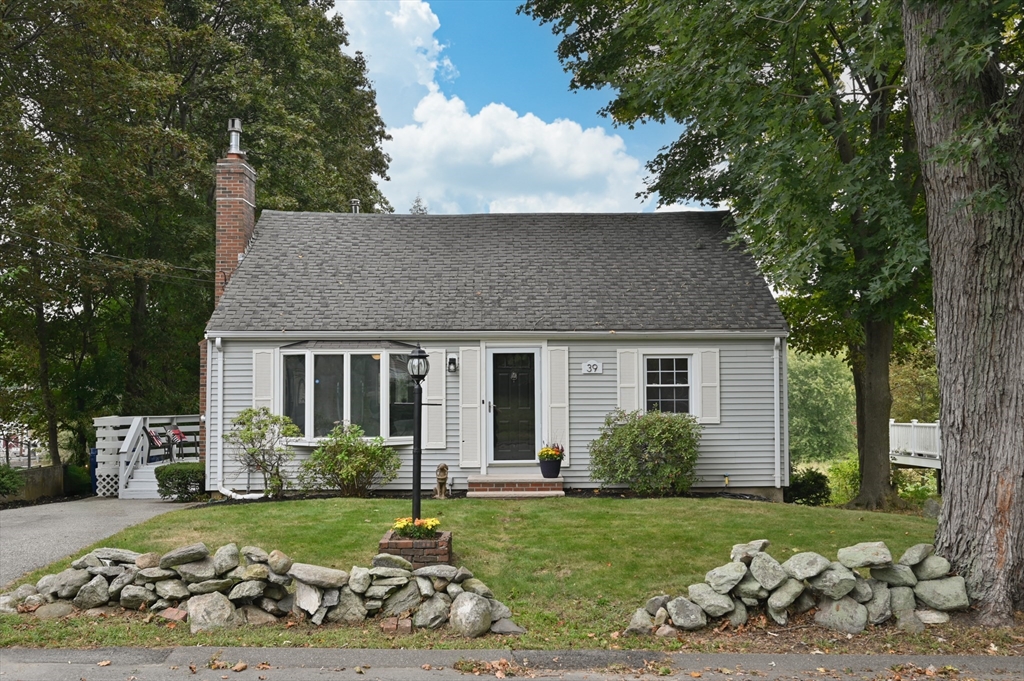 39 Wadsworth St., Danvers, Massachusetts, 3 Bedrooms Bedrooms, 6 Rooms Rooms,1.5 BathroomsBathrooms,Residential,For Sale,Wadsworth St.,73433850