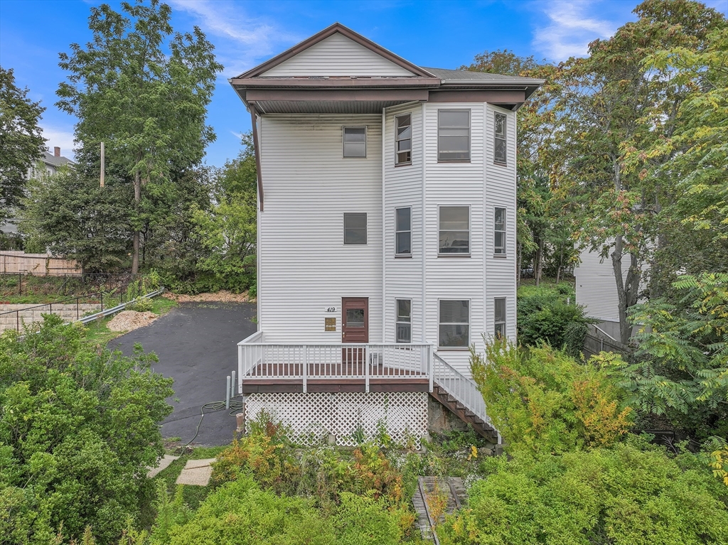 419 Grafton St, Worcester, Massachusetts, 9 Bedrooms Bedrooms, 18 Rooms Rooms,3 BathroomsBathrooms,Residential Income,For Sale,Grafton St,73435759