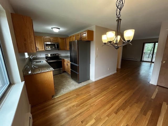 76 B Charles River Rd, Waltham, Massachusetts, 2 Bedrooms Bedrooms, 4 Rooms Rooms,1 BathroomBathrooms,Residential Lease,For Rent,Charles River Rd,73420943