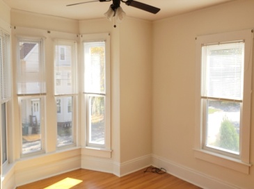 24 Hope St, Attleboro, Massachusetts, 2 Bedrooms Bedrooms, 5 Rooms Rooms,1 BathroomBathrooms,Residential Lease,For Rent,Hope St,73432332