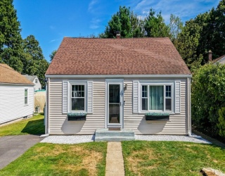 9 Westdale Ave, Seekonk, Massachusetts, 2 Bedrooms Bedrooms, 5 Rooms Rooms,1 BathroomBathrooms,Residential,For Sale,Westdale Ave,73430809