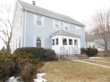 49-51 Davis Avenue, Norwood, Massachusetts, 6 Bedrooms Bedrooms, 10 Rooms Rooms,2.5 BathroomsBathrooms,Residential Income,For Sale,Davis Avenue,73434372