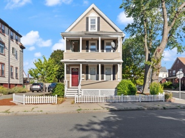 174 West St, Malden, Massachusetts, 4 Bedrooms Bedrooms, 10 Rooms Rooms,2 BathroomsBathrooms,Residential Income,For Sale,West St,73426108