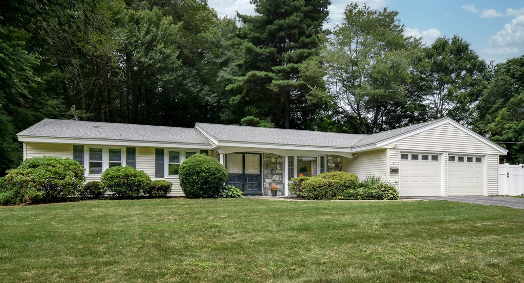 9 Larnis Road, Framingham, Massachusetts, 4 Bedrooms Bedrooms, 8 Rooms Rooms,2.5 BathroomsBathrooms,Residential,For Sale,Larnis Road,73405416