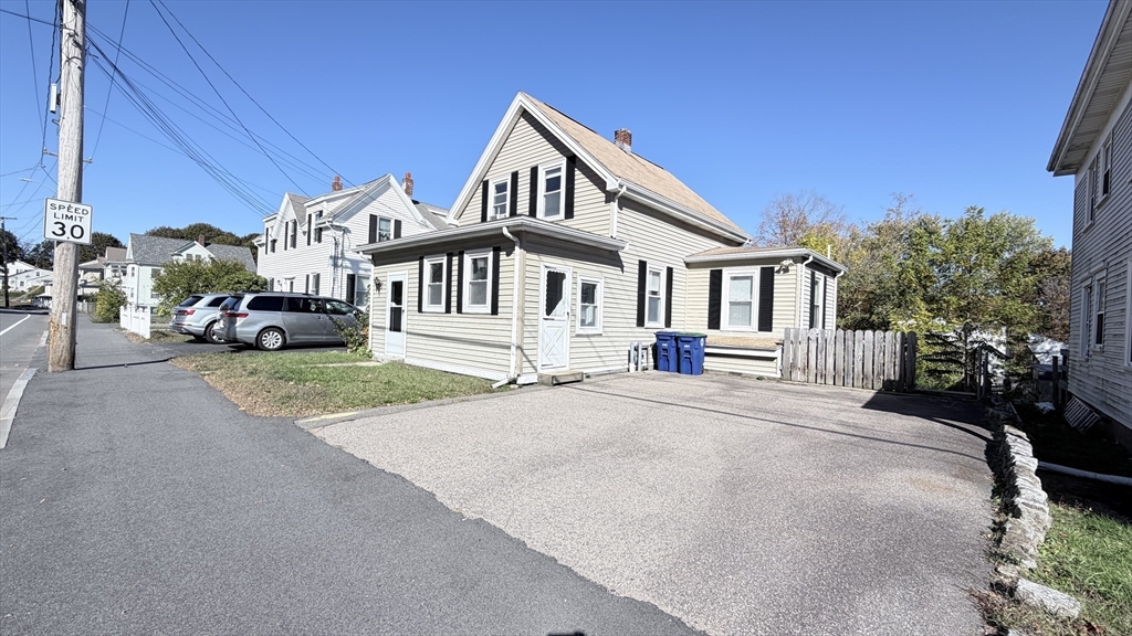 391 Commercial St, Braintree, Massachusetts, 3 Bedrooms Bedrooms, 5 Rooms Rooms,1 BathroomBathrooms,Residential Lease,For Rent,Commercial St,73449591