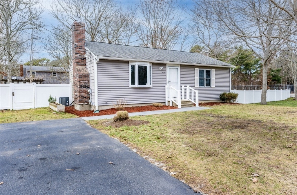 545 Lincoln Road Ext, Barnstable, Massachusetts, 2 Bedrooms Bedrooms, 4 Rooms Rooms,1 BathroomBathrooms,Residential,For Sale,Lincoln Road Ext,73440763