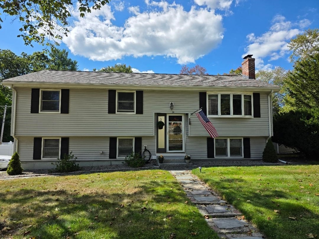 34 Tyler Street, Methuen, Massachusetts, 3 Bedrooms Bedrooms, 6 Rooms Rooms,1.5 BathroomsBathrooms,Residential,For Sale,Tyler Street,73432326
