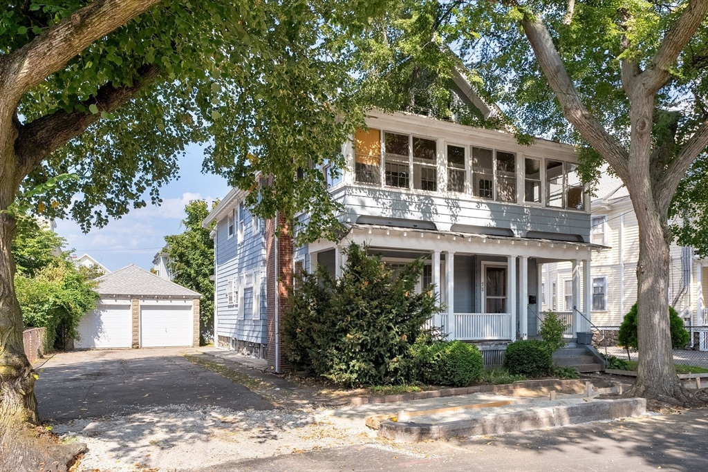 78 Everett St, Arlington, Massachusetts, 4 Bedrooms Bedrooms, 12 Rooms Rooms,2 BathroomsBathrooms,Residential Income,For Sale,Everett St,73431135