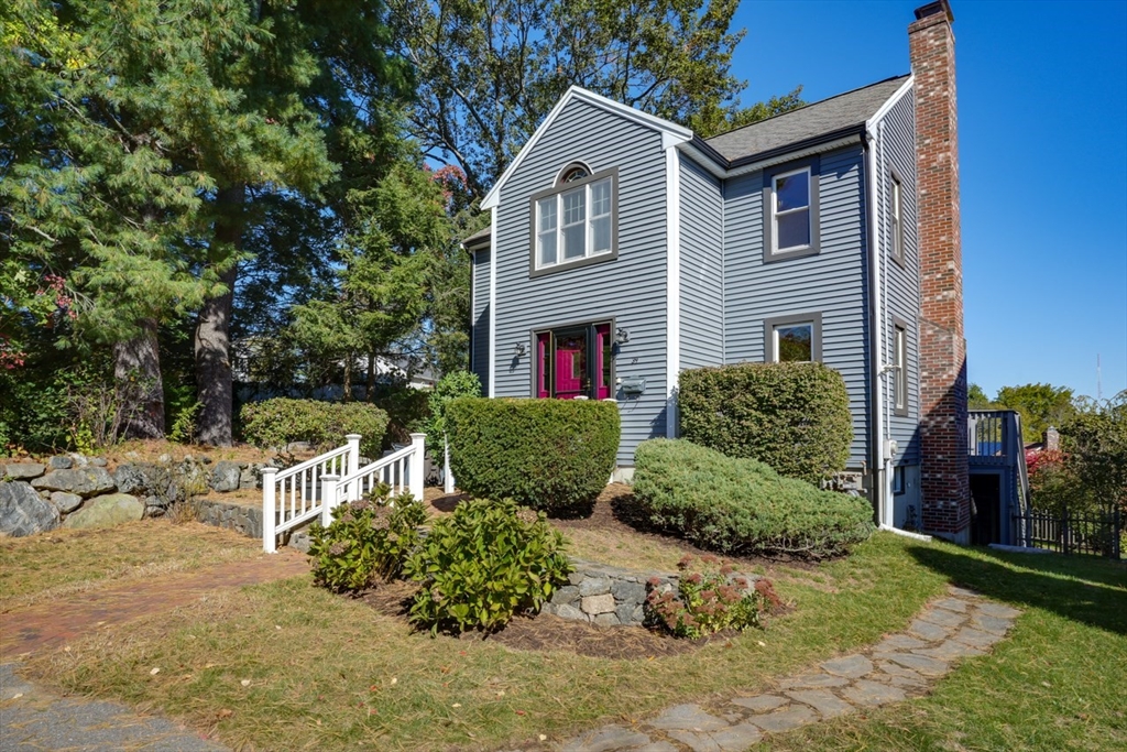 39 Wight St, Waltham, Massachusetts, 4 Bedrooms Bedrooms, 9 Rooms Rooms,2.5 BathroomsBathrooms,Residential,For Sale,Wight St,73442189