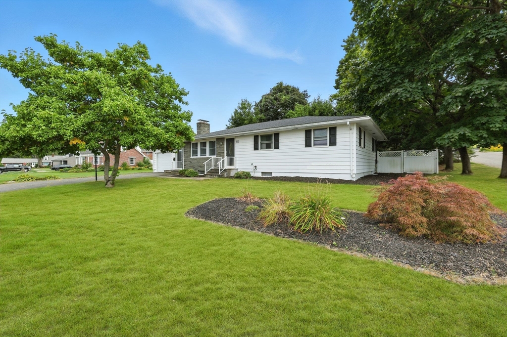 532 Winsor St, Ludlow, Massachusetts, 4 Bedrooms Bedrooms, 8 Rooms Rooms,2 BathroomsBathrooms,Residential,For Sale,Winsor St,73423726