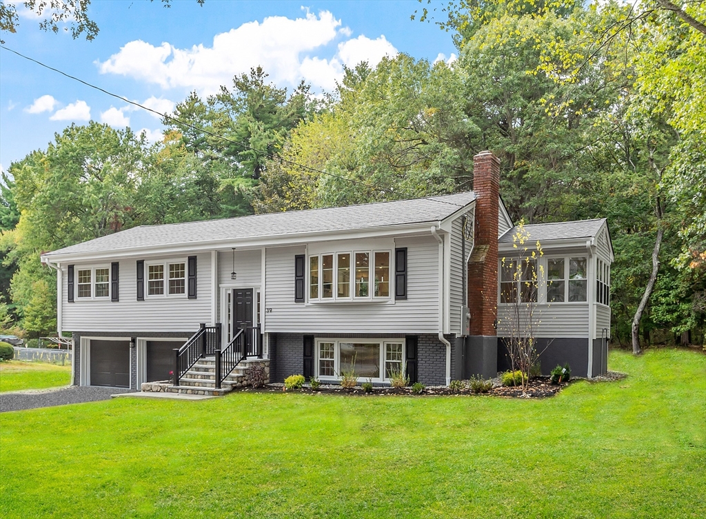 39 West St, Wilmington, Massachusetts, 3 Bedrooms Bedrooms, 8 Rooms Rooms,3 BathroomsBathrooms,Residential,For Sale,West St,73435569