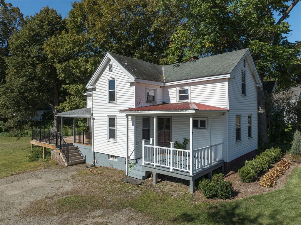 3 Williams St, Williamsburg, Massachusetts, 3 Bedrooms Bedrooms, 7 Rooms Rooms,2 BathroomsBathrooms,Residential,For Sale,Williams St,73426988